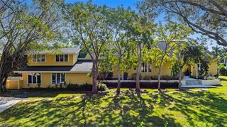586 Yucca RD, Naples, FL 34102