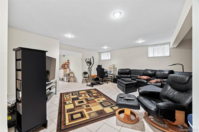 3 Anita Court, Cortlandt Manor, NY 10567