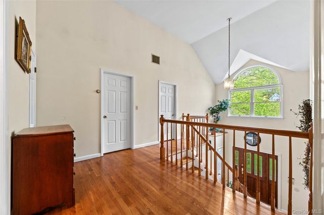 3 Anita Court, Cortlandt Manor, NY 10567