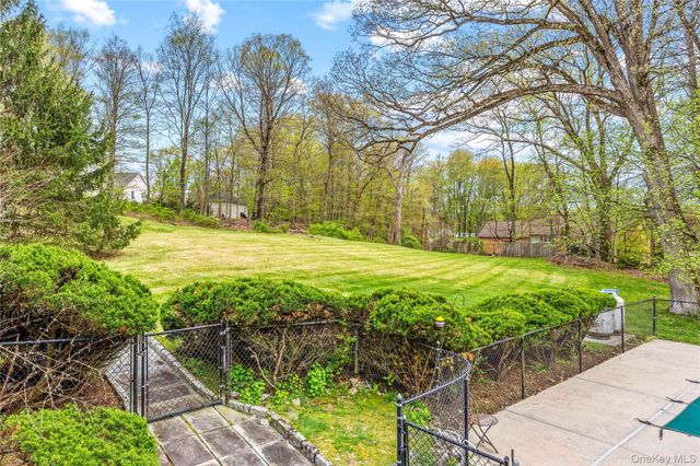 3 Anita Court, Cortlandt Manor, NY 10567