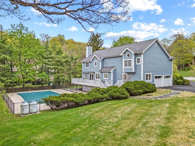 3 Anita Court, Cortlandt Manor, NY 10567