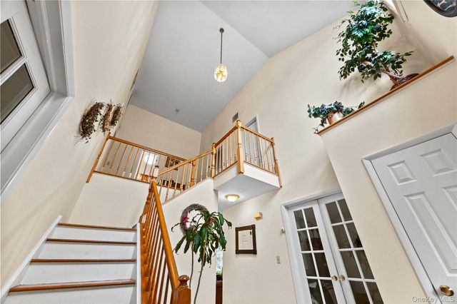 3 Anita Court, Cortlandt Manor, NY 10567