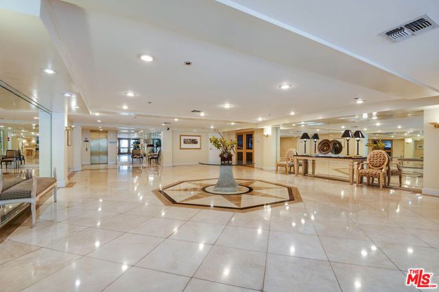 441 N Oakhurst Drive 304, Beverly Hills, CA 90210