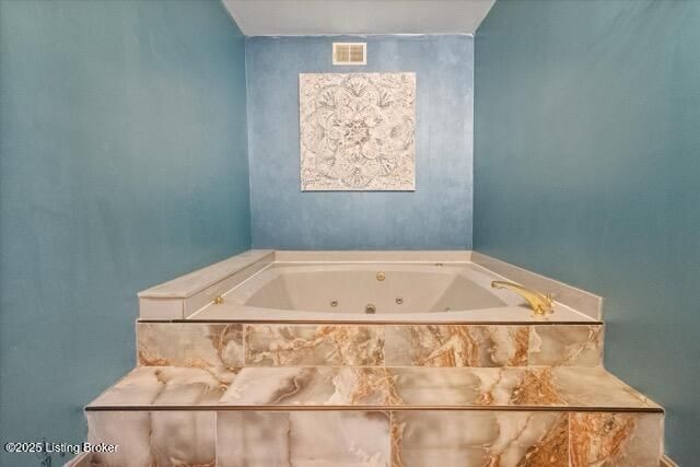 2710 Windsor Forest Dr, Louisville, KY 40272