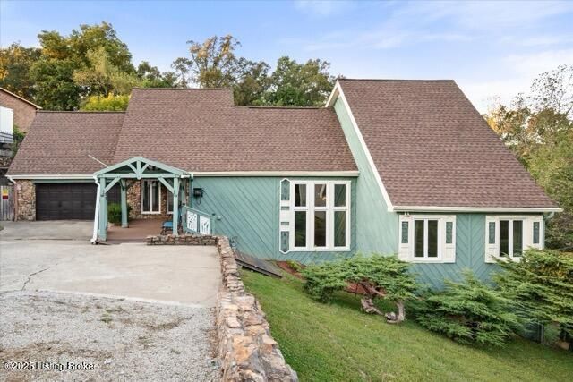 2710 Windsor Forest Dr, Louisville, KY 40272