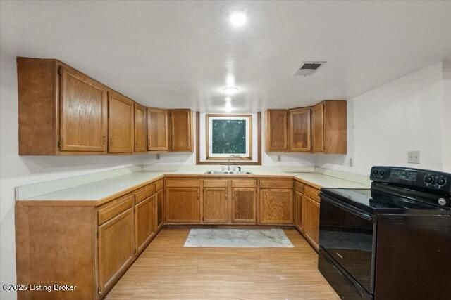 2710 Windsor Forest Dr, Louisville, KY 40272