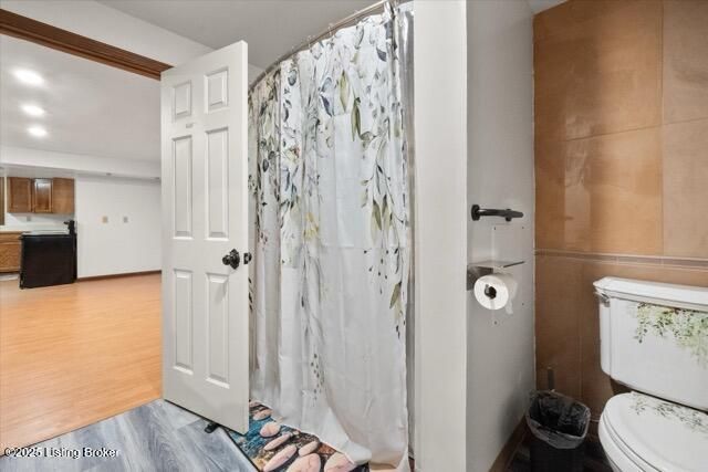 2710 Windsor Forest Dr, Louisville, KY 40272