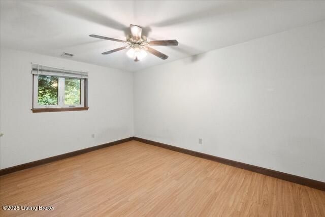 2710 Windsor Forest Dr, Louisville, KY 40272