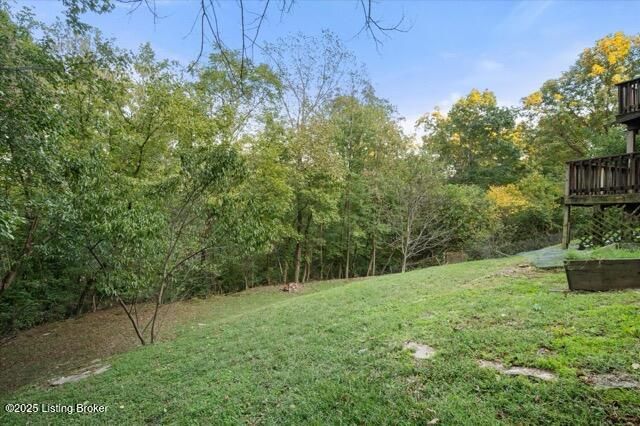 2710 Windsor Forest Dr, Louisville, KY 40272