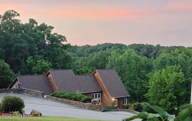 2710 Windsor Forest Dr, Louisville, KY 40272