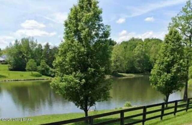 2710 Windsor Forest Dr, Louisville, KY 40272