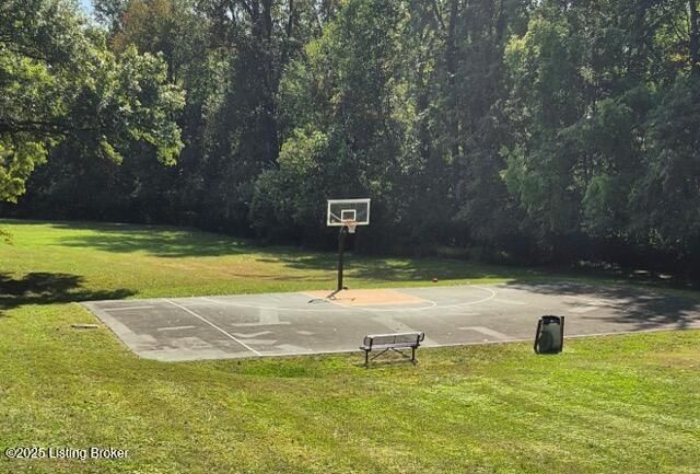 2710 Windsor Forest Dr, Louisville, KY 40272