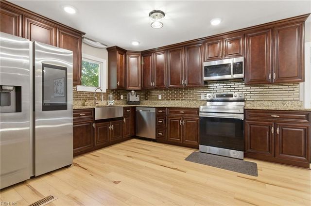 1520 Carson CRES E, Portsmouth, VA 23701
