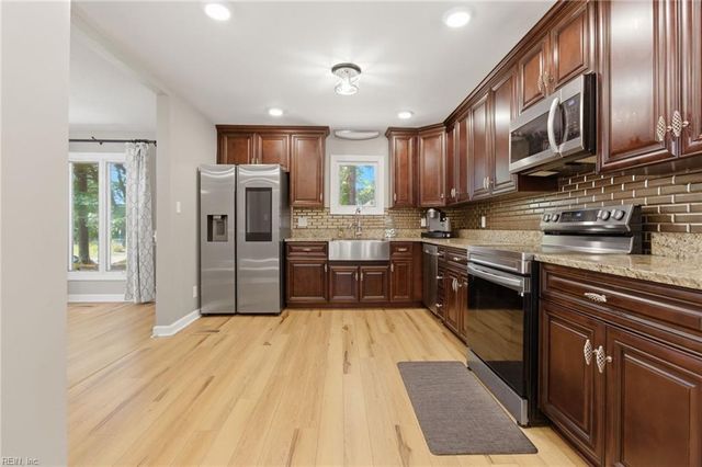 1520 Carson CRES E, Portsmouth, VA 23701