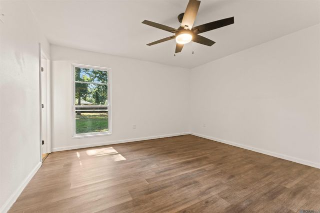9114 Monhegan Ave, Central, LA 70714