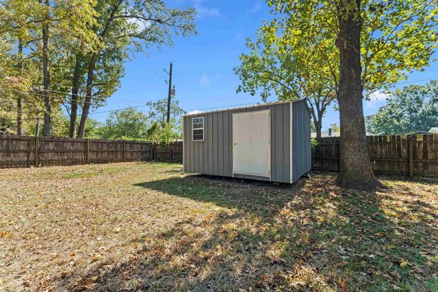 9114 Monhegan Ave, Central, LA 70714