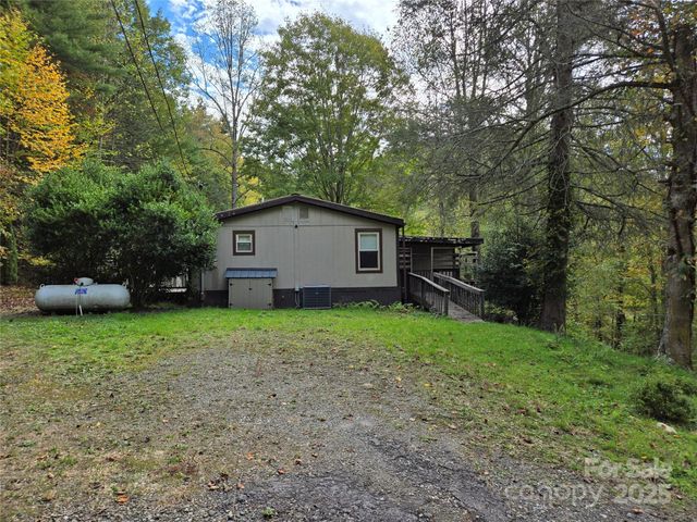102 Serenity Lane, Clyde, NC 28721