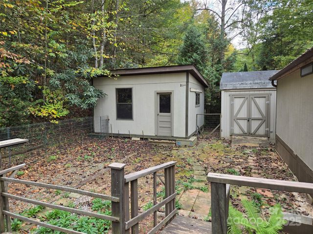 102 Serenity Lane, Clyde, NC 28721