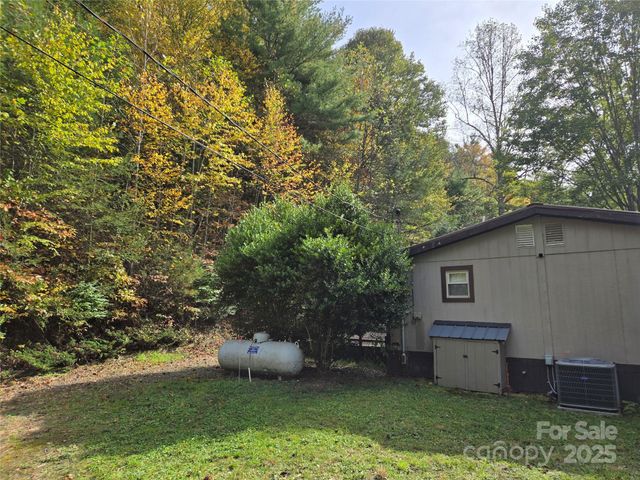 102 Serenity Lane, Clyde, NC 28721