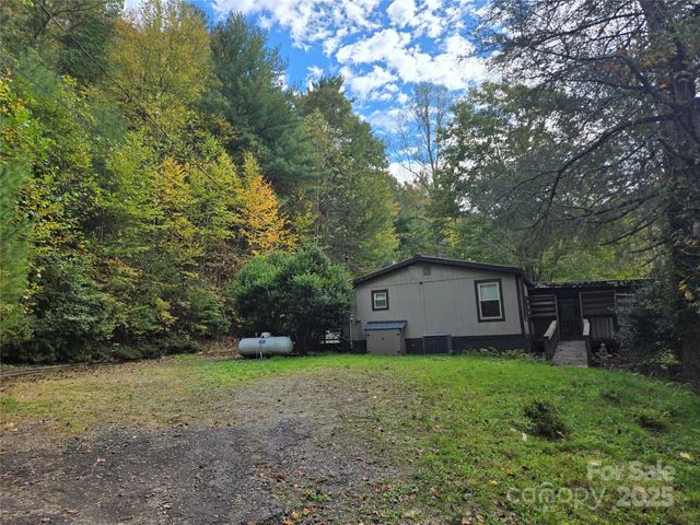 102 Serenity Lane, Clyde, NC 28721
