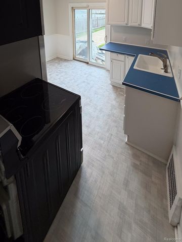 3613 21st Street, Wyandotte, MI 48192