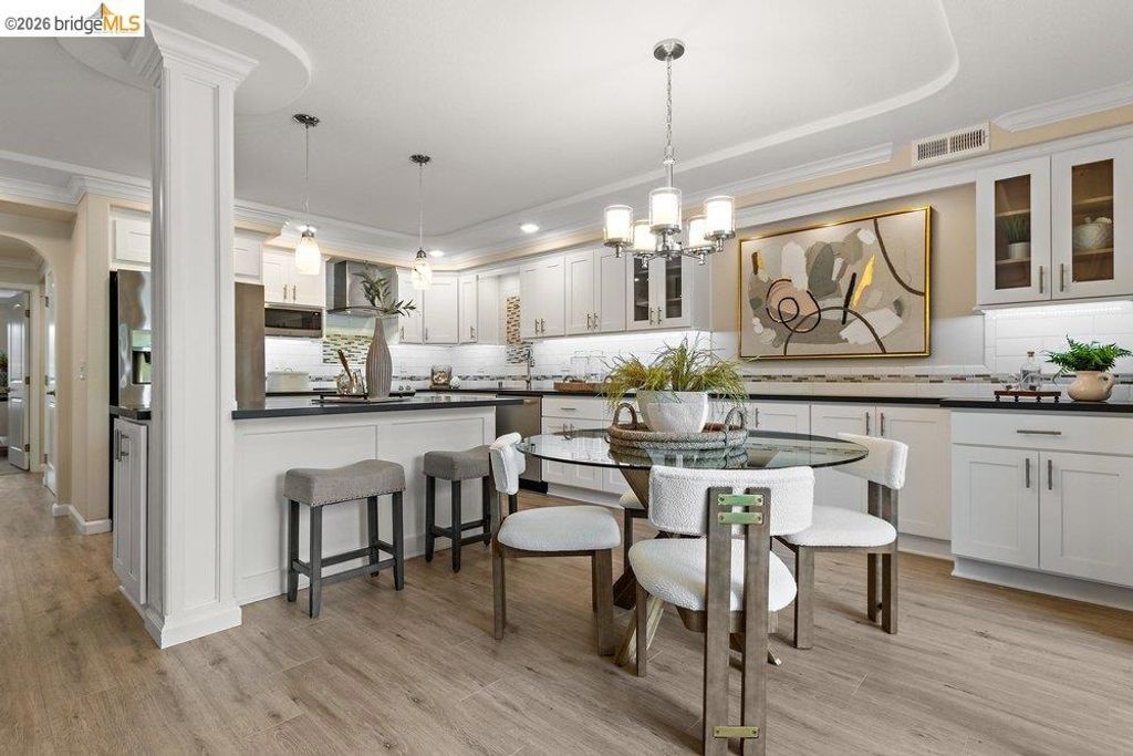 Image 10 of property listing at 1156 Running Springs Rd. #6, Walnut Creek, CA 94595