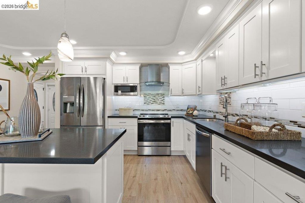 Image 11 of property listing at 1156 Running Springs Rd. #6, Walnut Creek, CA 94595