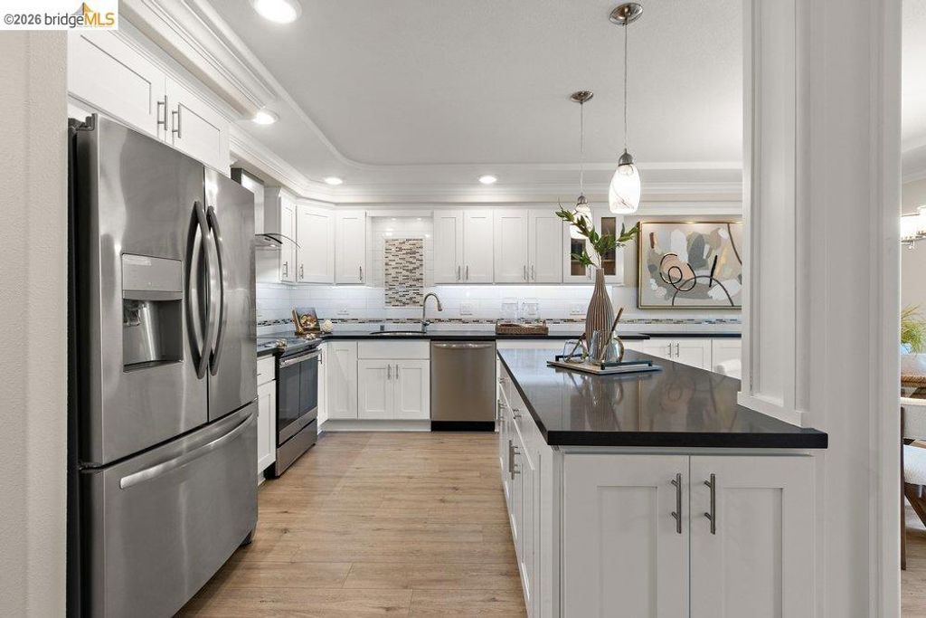 Image 13 of property listing at 1156 Running Springs Rd. #6, Walnut Creek, CA 94595