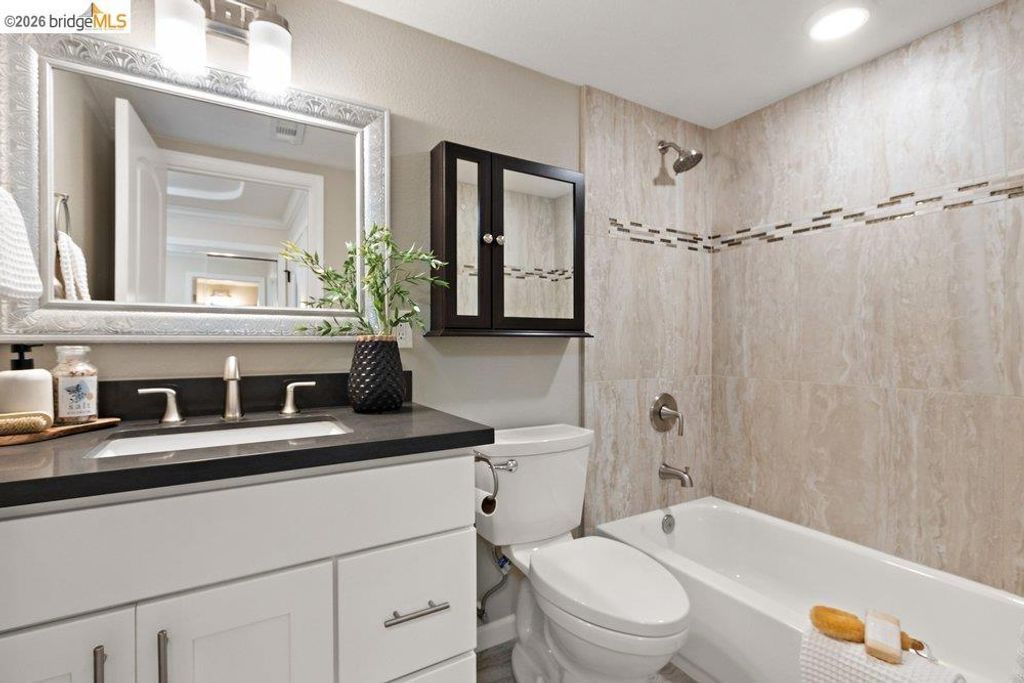 Image 19 of property listing at 1156 Running Springs Rd. #6, Walnut Creek, CA 94595