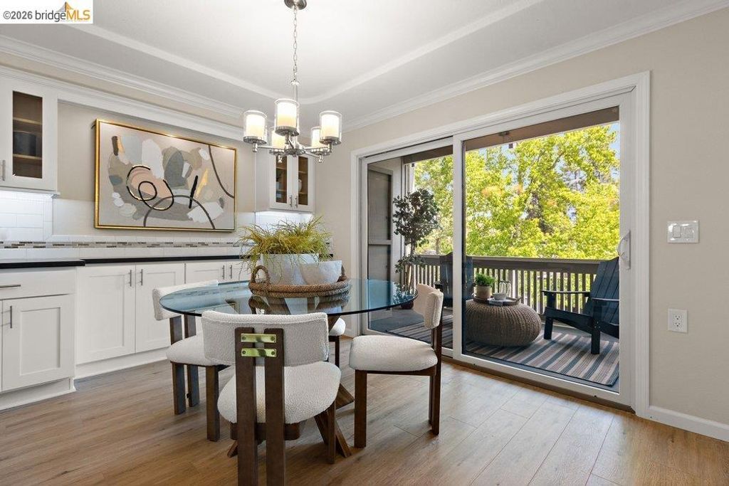 Image 8 of property listing at 1156 Running Springs Rd. #6, Walnut Creek, CA 94595