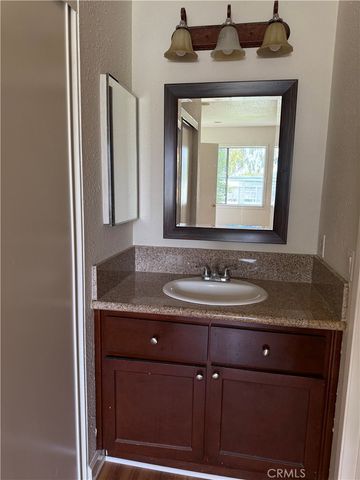 619 N Bristol 23, Santa Ana, CA 92703
