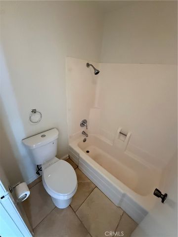 619 N Bristol 23, Santa Ana, CA 92703