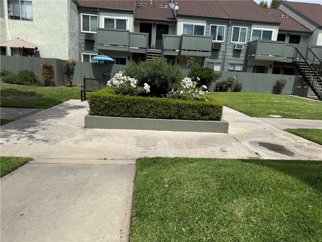 619 N Bristol 23, Santa Ana, CA 92703