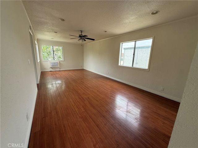 619 N Bristol 23, Santa Ana, CA 92703