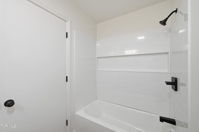 164 Kaluna Avenue, Bluff City, TN 37618