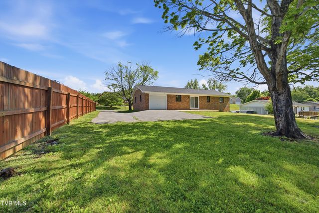 164 Kaluna Avenue, Bluff City, TN 37618
