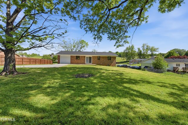 164 Kaluna Avenue, Bluff City, TN 37618