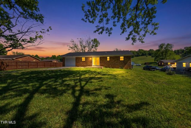 164 Kaluna Avenue, Bluff City, TN 37618