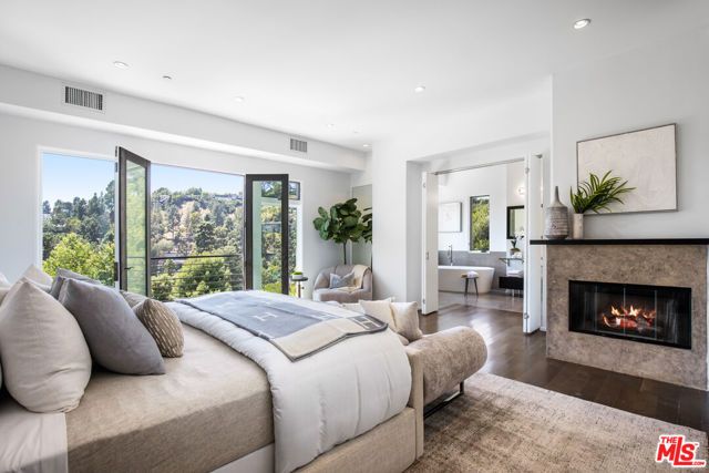1642 Lindacrest Drive, Beverly Hills, CA 90210
