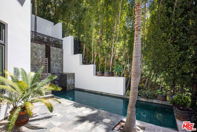 1642 Lindacrest Drive, Beverly Hills, CA 90210