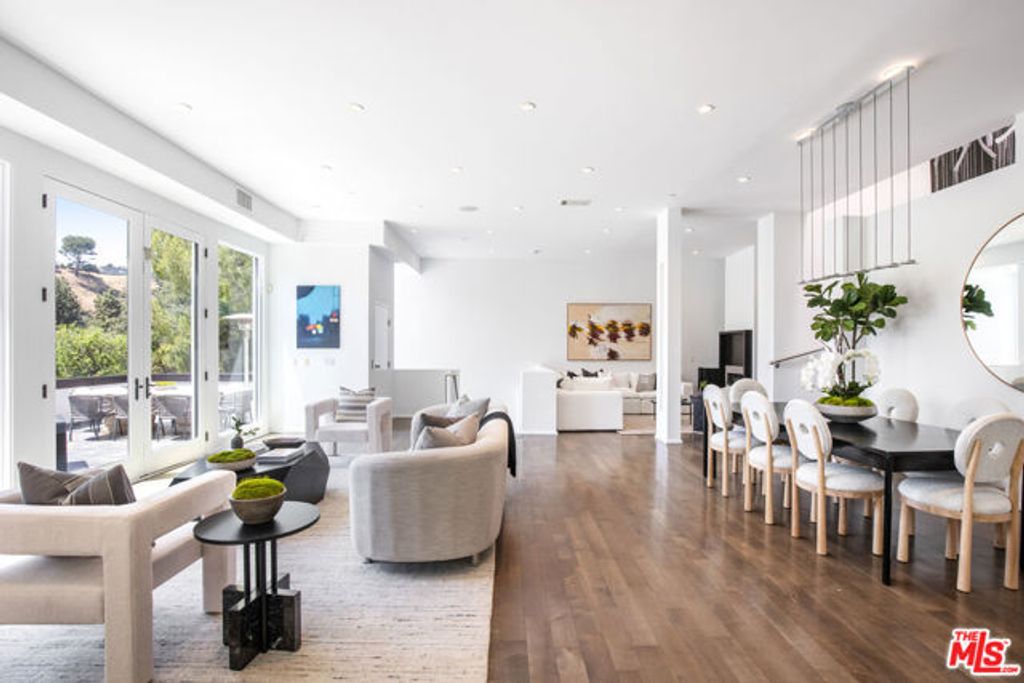 1642 Lindacrest Drive, Beverly Hills, CA 90210