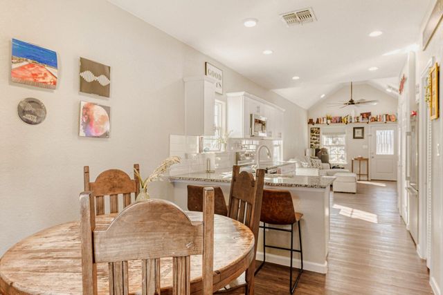 226 Spruce Ave, Luling, TX 78648