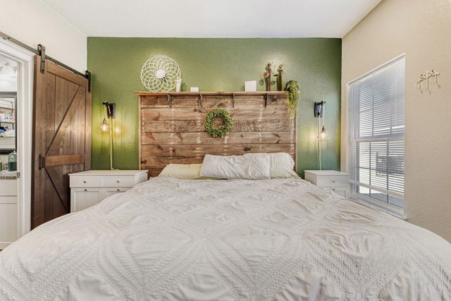 226 Spruce Ave, Luling, TX 78648