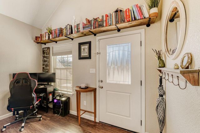 226 Spruce Ave, Luling, TX 78648