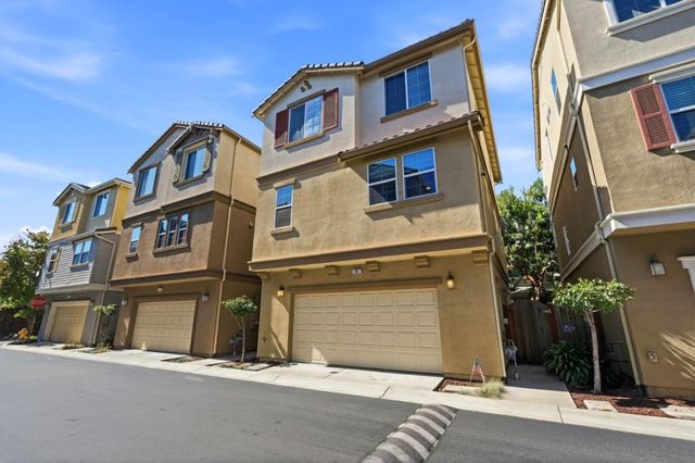 56 Regency Place, Hayward, CA 94544