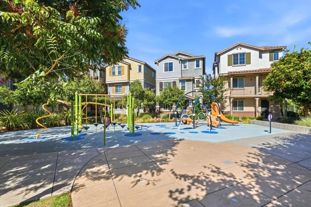 56 Regency Place, Hayward, CA 94544