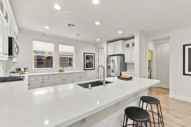 56 Regency Place, Hayward, CA 94544