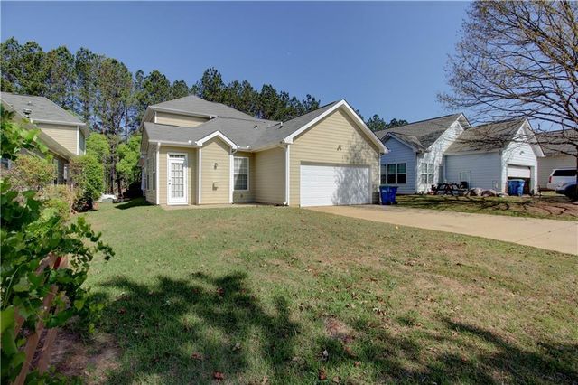 5847 Landers Loop, Fairburn, GA 30213