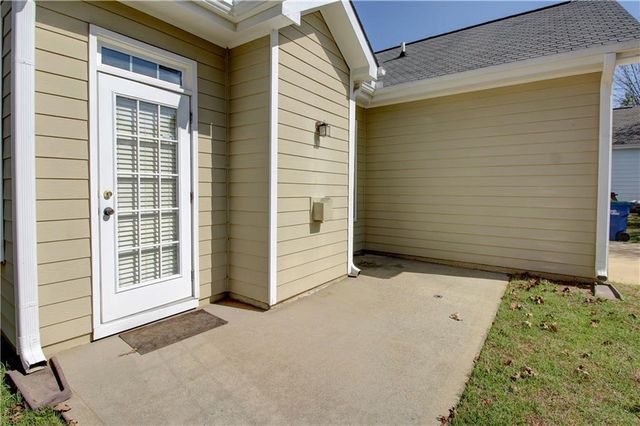 5847 Landers Loop, Fairburn, GA 30213