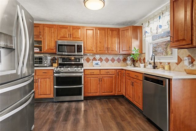 18 Barringer Drive, Hamlin, NY 14464